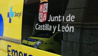 Dos heridos al colisionar un camión y un turismo en Peñafiel