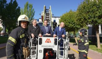 El Servicio Provincial de Extinción de Incendios de la Diputación incorpora un nuevo camión escala de 42 metros