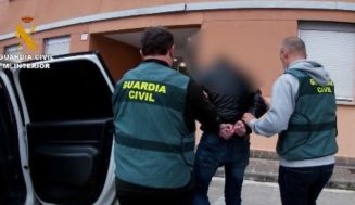 Una denuncia en Tudela de Duero culmina con la detención e investigación de 3 personas por varios delitos, entre ellos, la estafa a cinco víctimas recuperando 20.000 euros