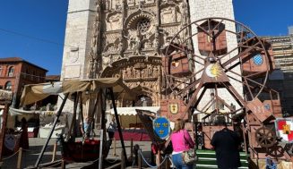 El Mercado Castellano de Valladolid se suma a las fiestas de San Pedro Regalado con danzas tradicionales, talleres y la muestra del oficio de 79 artesanos