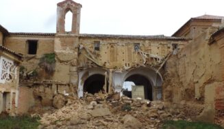 Preocupación por el derrumbe de la nave lateral y la fachada de acceso de la iglesia del Convento de San Bernardino de Siena en Cuenca de Campos