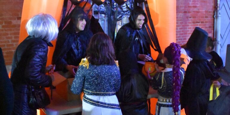 Los vecinos de Cigales disfrutaron de la noche de Halloween y del Día de Todos los Santos con diversidad de propuestas