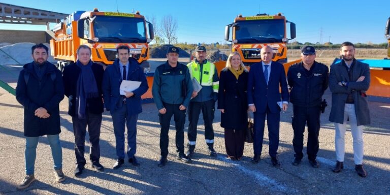 El Gobierno de España dispone de 33 quitanieves para mantener despejados los 736 km de carreteras estatales en la provincia