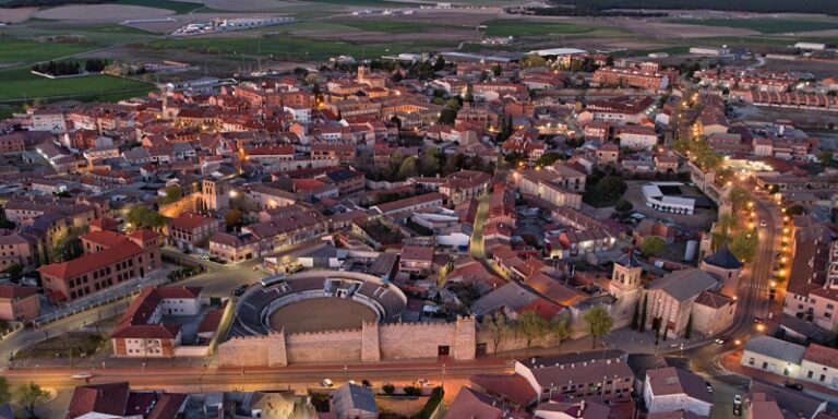 Olmedo recibirá de la Junta 600.000 euros para la mejora de servicios básicos municipales de especial interés o urgencia