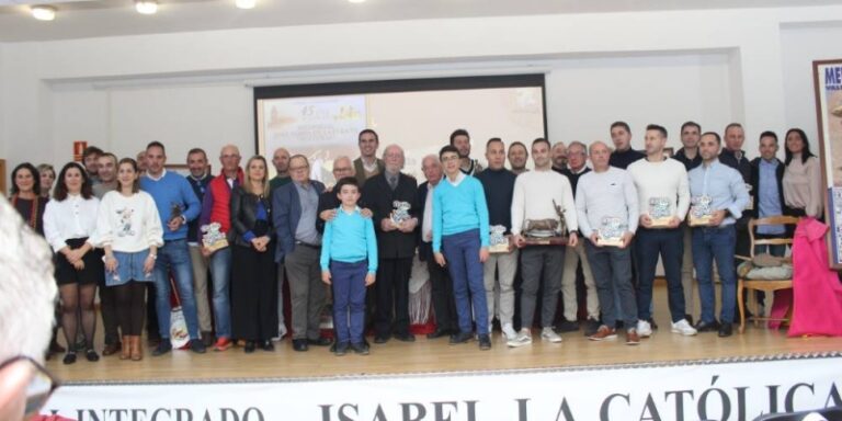 Joaquín Díaz recibe el Homenaje a la Cultura de la Asociación ‘Los Cortes’ de Medina del Campo