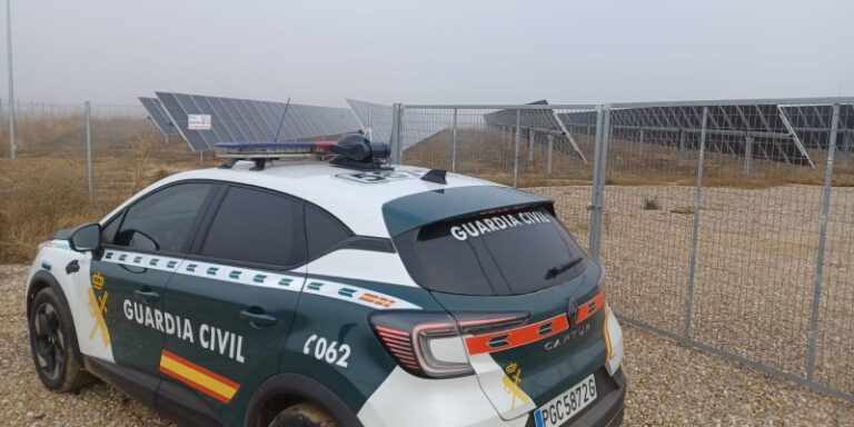 Tres investigados como presuntos autores de un delito de robo con fuerza en parque fotovoltaico de Mota del Marqués