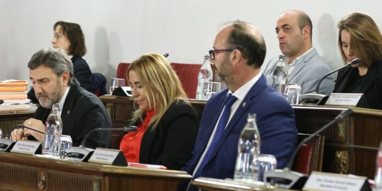 El PSOE reclama a Junta y Diputación más dinero para mantenimiento y mejora de los colegios