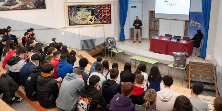 La Junta colabora en la puesta en marcha de la octava edición del programa ‘Empresa familiar en las aulas’