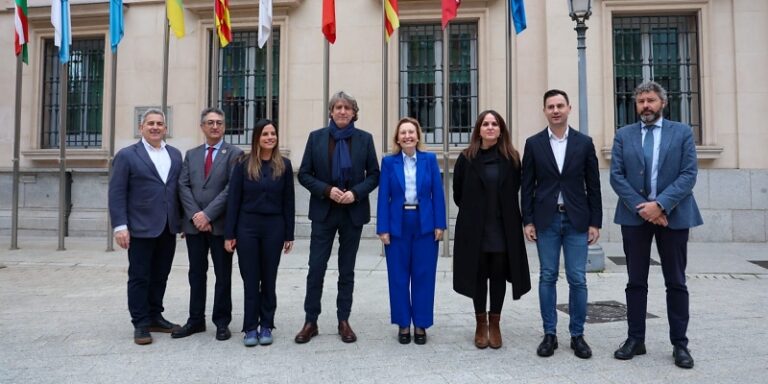 El PSOE de Valladolid registra su candidatura con el objetivo de recuperar el sexto procurador
