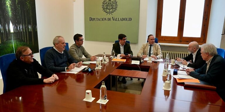 El vicepresidente de la Diputación recibe al vicepresidente segundo de la Diputación de Huelva para compartir acciones de gestión de personal