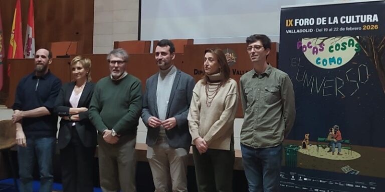 El Castillo de Fuensaldaña ha acogido una mesa redonda sobre el Universo dentro del IX Foro de la Cultura