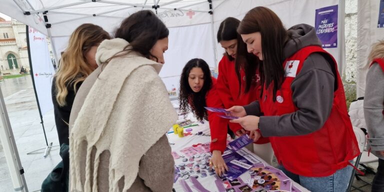 Cruz Roja atiende a más de 8.300 mujeres en Valladolid en 2025 y refuerza su compromiso con la igualdad