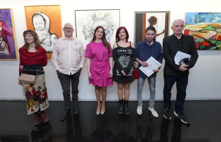 La Diputación de Valladolid entrega los premios del V Certamen de Pintura de la Unión Artística Vallisoletana