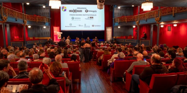 CINHOMO cumple 25 años arropado por el cariño de un Teatro Zorrilla a rebosar