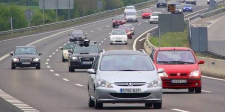 Cómo revisar el coche antes de circular por carreteras rurales: riesgos principales