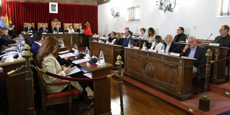 El PSOE critica en el pleno de la Diputación que 122 personas se queden fuera de las ayudas a la vivienda rural