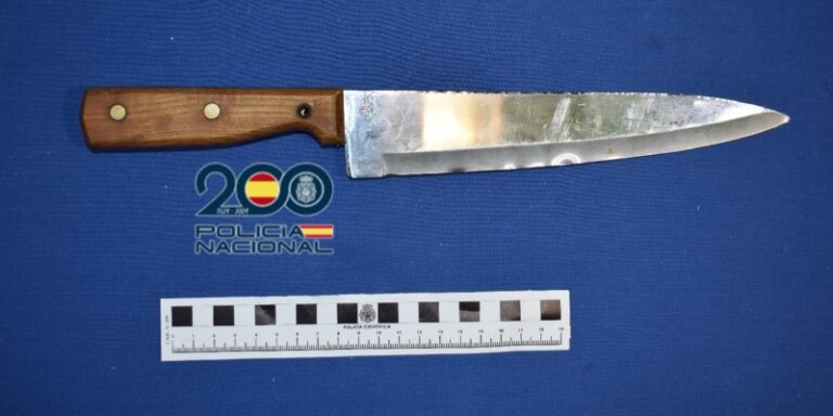 La Policía Nacional detiene a un varón tras intentar robar a otro hombre utilizando un cuchillo