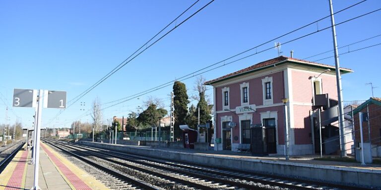 El Ayuntamiento de Viana muestra su malestar por la «deficiente gestión» de las infraestructuras ferroviarias a en nuestro término municipal