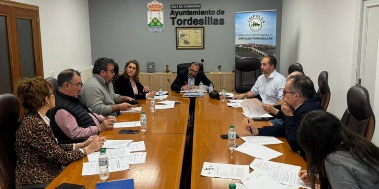 Grupo Los Toreros, PRIA S.A., Pastelería Galicia, Alimentación Morales, Hijos de Julián Rodríguez y PITESA, galardonados en los II Premios Impulsa Tordesillas