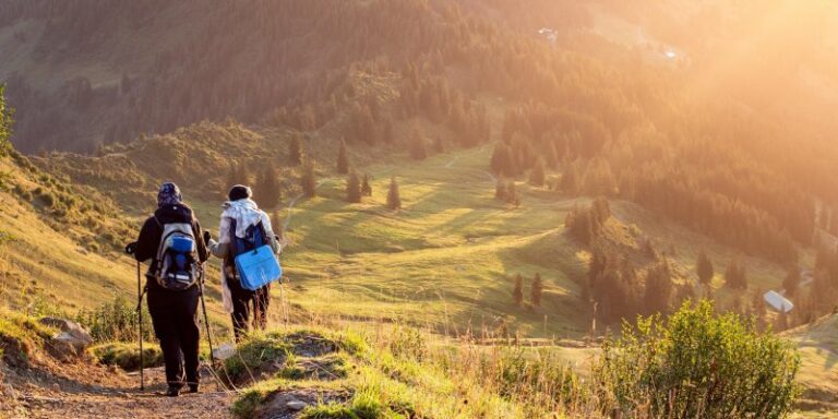 Guía Completa de Equipamiento para Montaña: Todo lo que Necesitas Saber Antes de tu Próxima Aventura