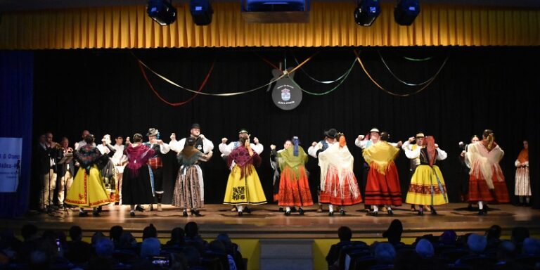 Castilla y Galicia estrechan lazos en la séptima edición del Festival Nacional de Folclore de Aldeamayor de San Martín
