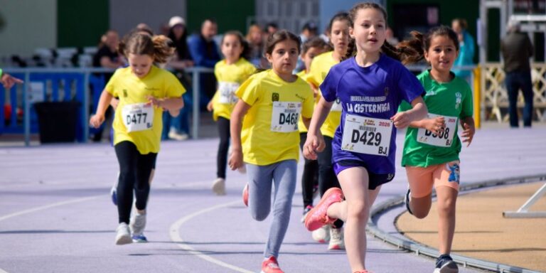 Las pistas de Río Esgueva acogieron una multitudinaria jornada de clausura de los Juegos Escolares