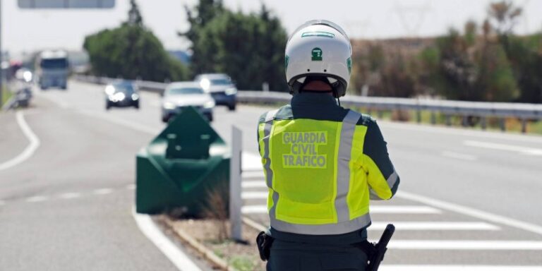 La Guardia Civil ha detenido a un camionero por superar ocho veces la tasa de alcohol permitida