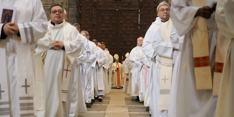 La Archidiócesis de Valladolid homenajeará el lunes a ocho presbíteros que celebran este 2026 sus 70, 60, 50 y 25 años de vida sacerdotal