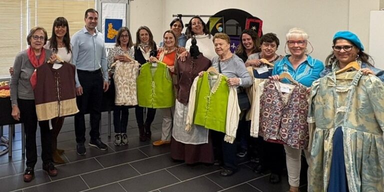 Finaliza el taller de costura de Aldeamayor cuyas creaciones se lucirán el próximo sábado en las celebraciones del Privilegio de Villazgo