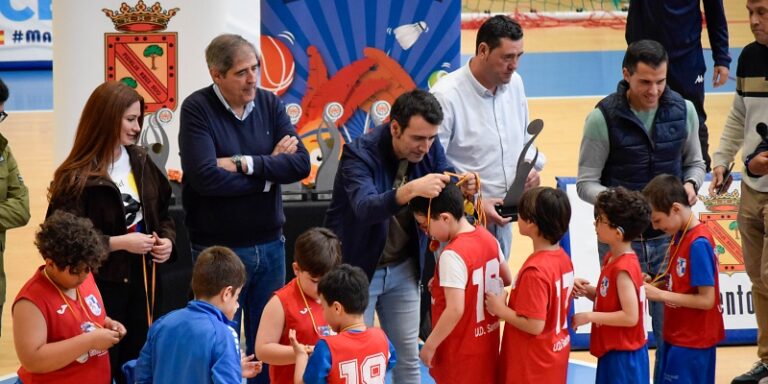 El bádminton toma impulso y el baloncesto coronó a sus campeones en un nuevo fin de semana de Juegos Escolares