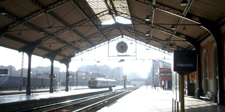 Los procuradores socialistas de Valladolid exigen a la Junta que asuma responsabilidades por el bloqueo de la integración ferroviaria