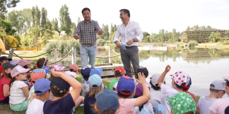 La Diputación de Valladolid acerca el proyecto GESAGUAVALL VIRTUAL a los escolares de Viana de Cega en una jornada educativa en el PRAE