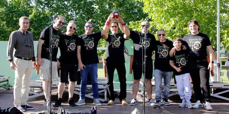 El Ayuntamiento de Laguna reconoce el trabajo de divulgación de la dulzaina y percusión tradicional de la Asociación de Música Tradicional Tierra de Pinares
